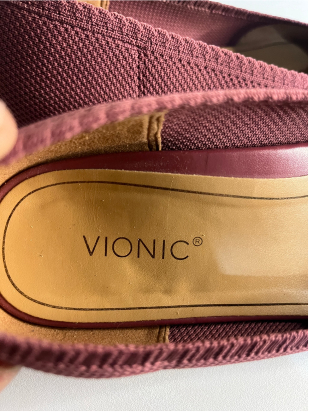 Vionic Dahlia Pointed-Toe Knit Ballet Flat in a plum/shiraz pink knit size 8.5 - Picture 3 of 8